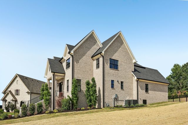 104 Wherry Ct, Hendersonville, TN 37075