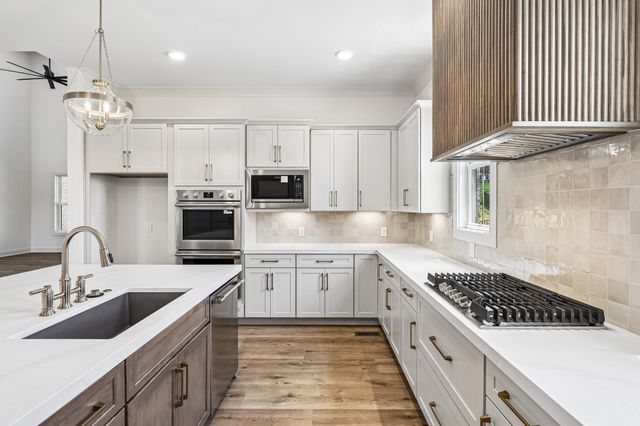 104 Wherry Ct, Hendersonville, TN 37075