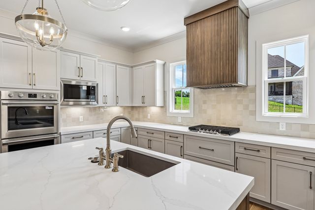 104 Wherry Ct, Hendersonville, TN 37075