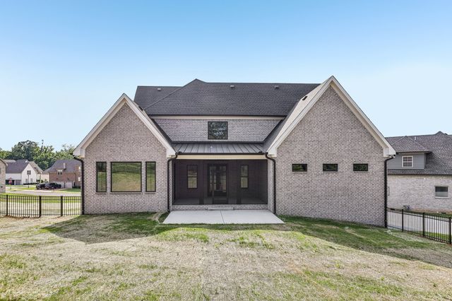 104 Wherry Ct, Hendersonville, TN 37075