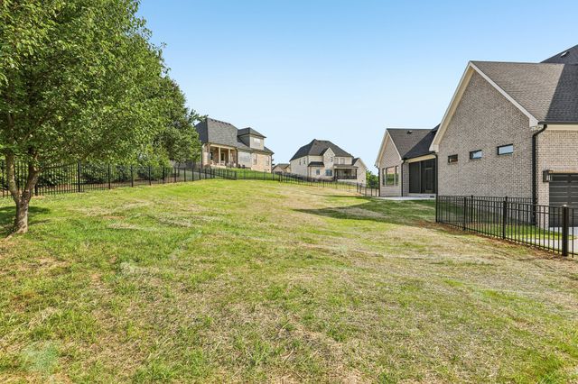 104 Wherry Ct, Hendersonville, TN 37075