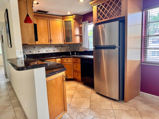 56 Windsor C, West Palm Beach, FL 33417