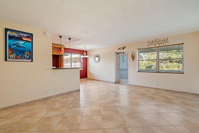 56 Windsor C, West Palm Beach, FL 33417