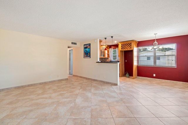 56 Windsor C, West Palm Beach, FL 33417