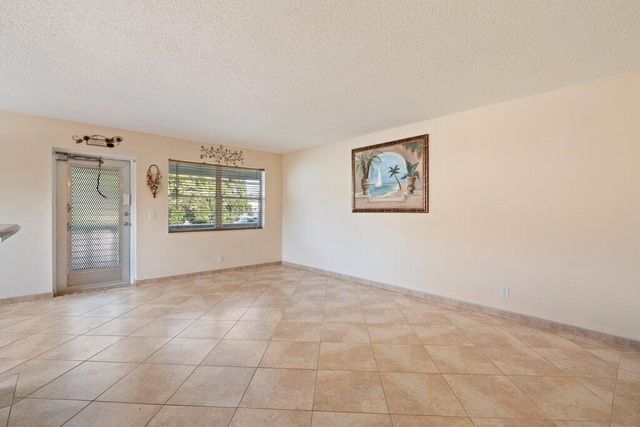 56 Windsor C, West Palm Beach, FL 33417