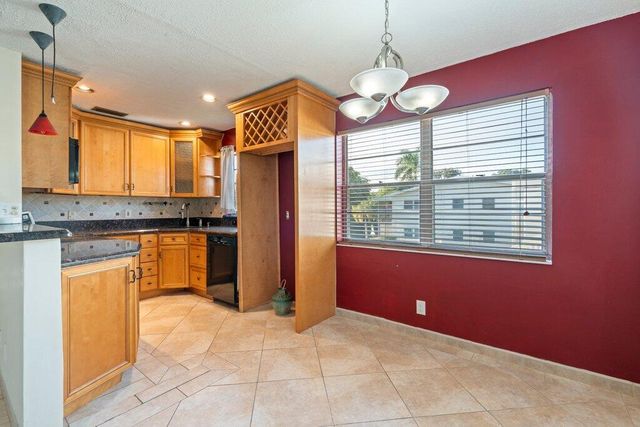 56 Windsor C, West Palm Beach, FL 33417