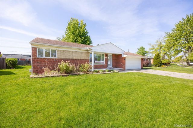 5646 Cambourne Road, Dearborn Heights, MI 48127