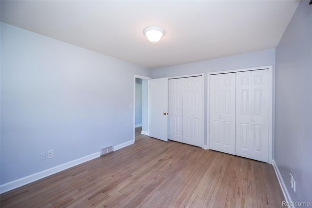 5646 Cambourne Road, Dearborn Heights, MI 48127