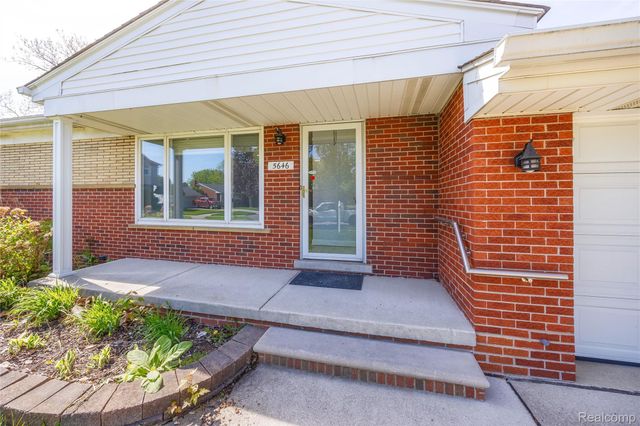 5646 Cambourne Road, Dearborn Heights, MI 48127