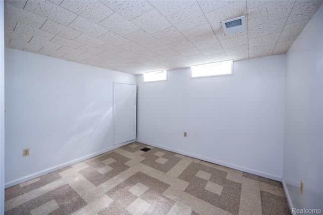 5646 Cambourne Road, Dearborn Heights, MI 48127