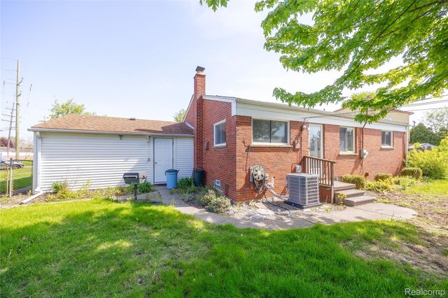 5646 Cambourne Road, Dearborn Heights, MI 48127