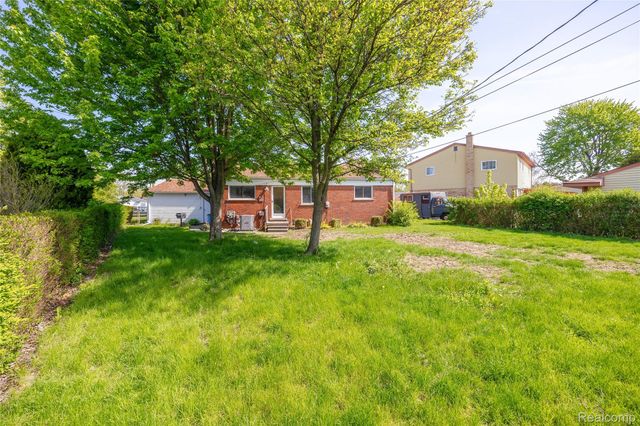5646 Cambourne Road, Dearborn Heights, MI 48127