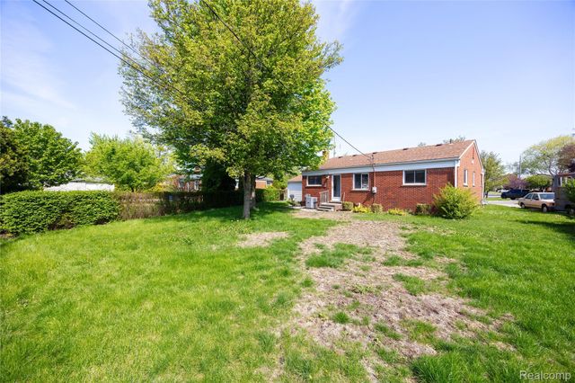 5646 Cambourne Road, Dearborn Heights, MI 48127