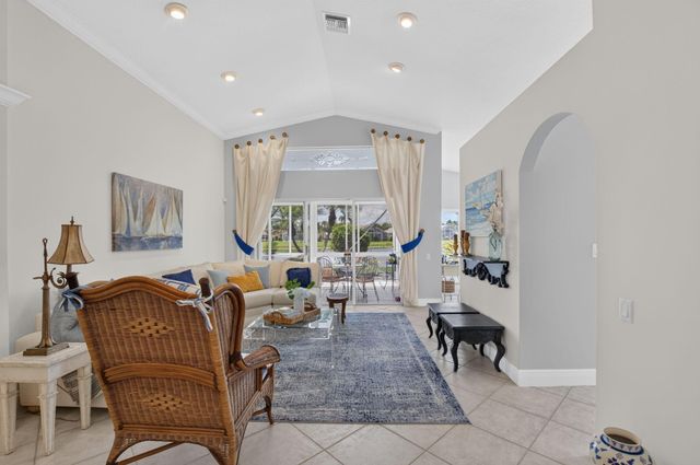 6746 Sun River Road, Boynton Beach, FL 33437