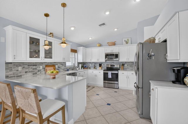6746 Sun River Road, Boynton Beach, FL 33437