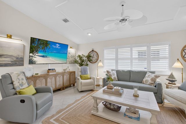 6746 Sun River Road, Boynton Beach, FL 33437