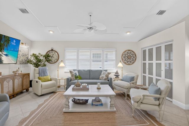 6746 Sun River Road, Boynton Beach, FL 33437