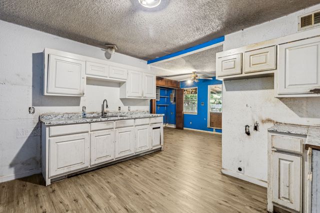 609 Rosemere Avenue, Fort Worth, TX 76111