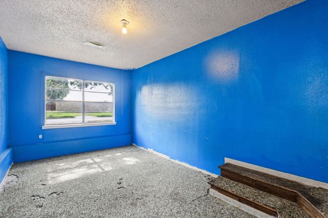 609 Rosemere Avenue, Fort Worth, TX 76111