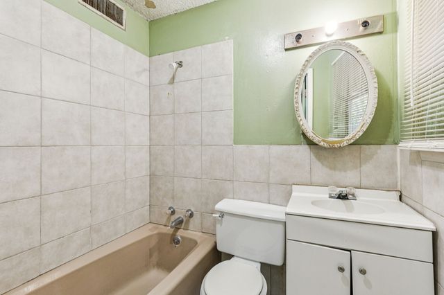 609 Rosemere Avenue, Fort Worth, TX 76111