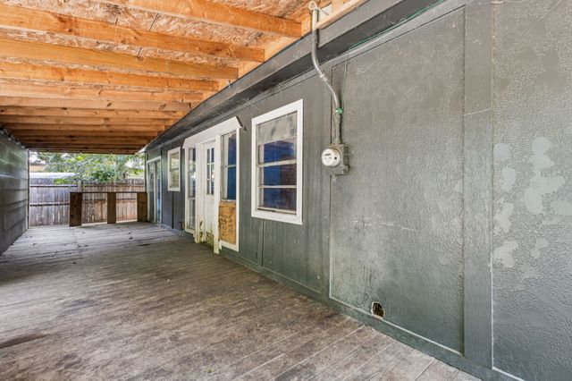 609 Rosemere Avenue, Fort Worth, TX 76111