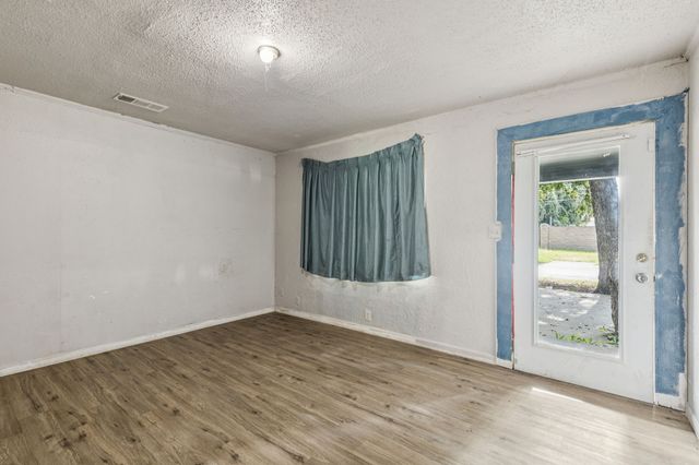 609 Rosemere Avenue, Fort Worth, TX 76111