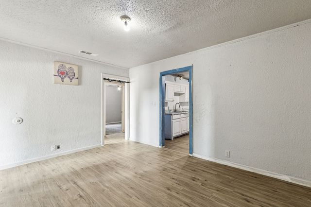 609 Rosemere Avenue, Fort Worth, TX 76111