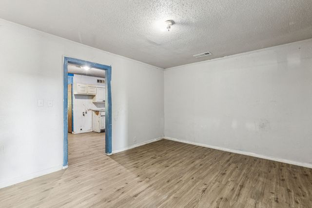 609 Rosemere Avenue, Fort Worth, TX 76111