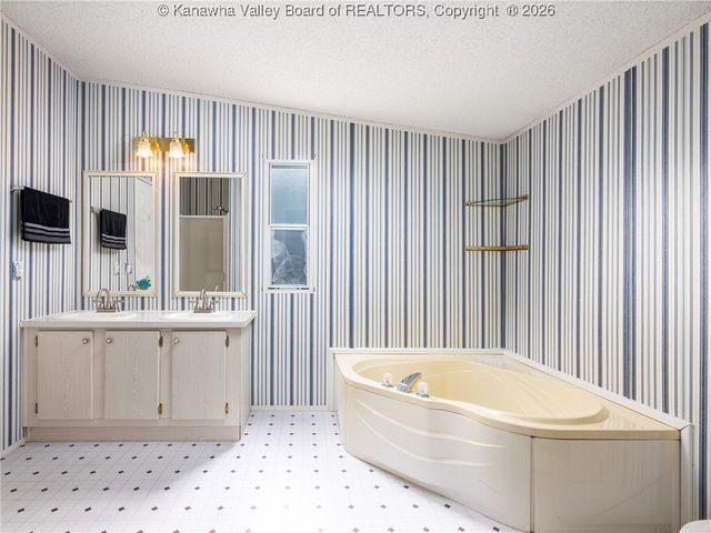 133 Rockwood Drive, Bancroft, WV 25011