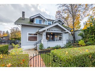 990 W 7TH Ave, Eugene, OR 97402