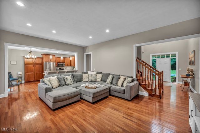 7955 Forest Valley Lane, Concord, OH 44077