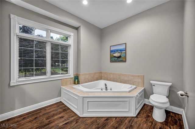 7955 Forest Valley Lane, Concord, OH 44077