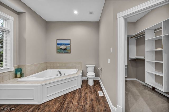 7955 Forest Valley Lane, Concord, OH 44077