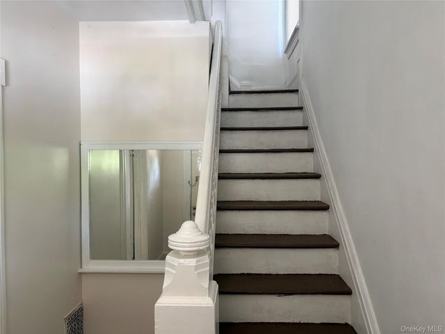 137 N Clinton Street, Poughkeepsie, NY 12601