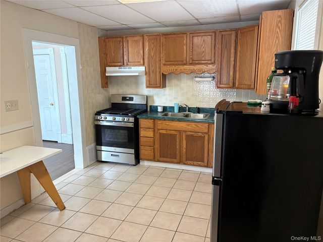 137 N Clinton Street, Poughkeepsie, NY 12601