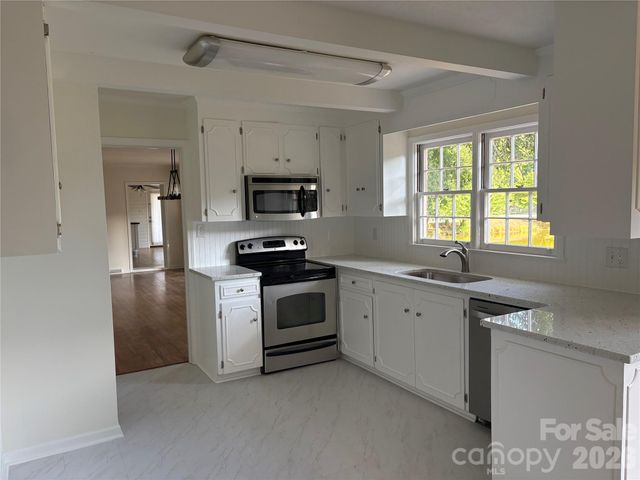 622 S Carolina Avenue, Statesville, NC 28677