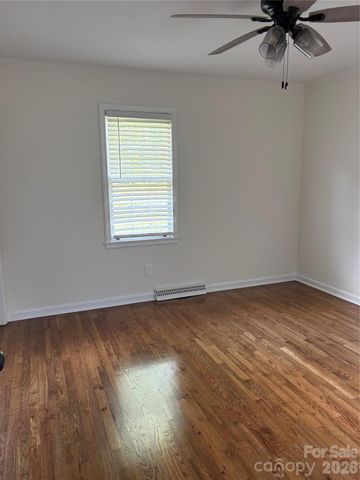 622 S Carolina Avenue, Statesville, NC 28677