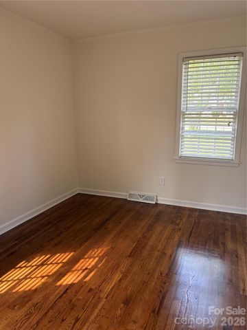 622 S Carolina Avenue, Statesville, NC 28677