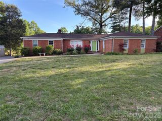 622 S Carolina Avenue, Statesville, NC 28677