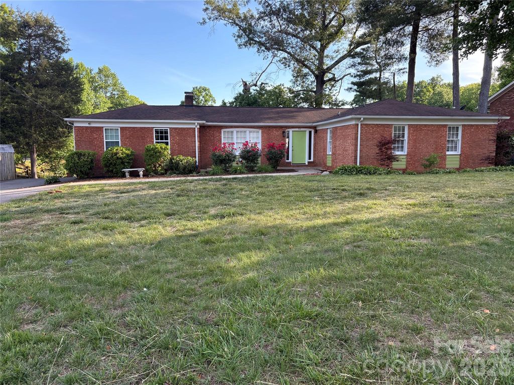622 S Carolina Avenue, Statesville, NC 28677