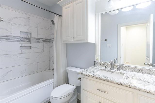 6500 White Oleander Circle W, Lake Charles, LA 70605