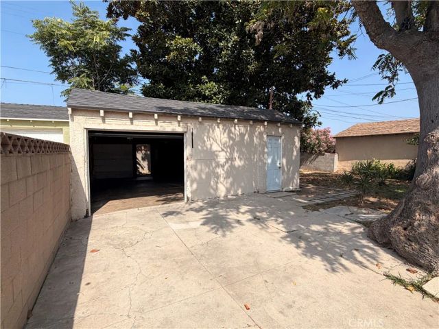 8947 S Denker, Los Angeles, CA 90047