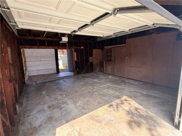 8947 S Denker, Los Angeles, CA 90047