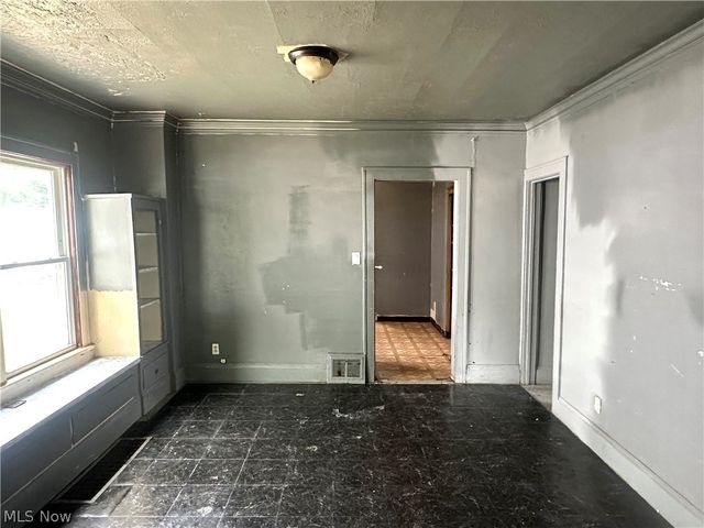 5578 Dalewood Avenue, Cleveland, OH 44137