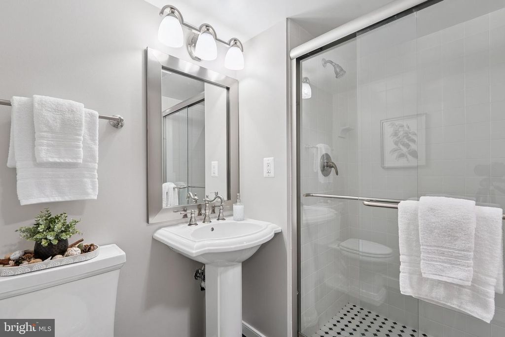2332 MILLENNIUM LN, Reston, VA 20191