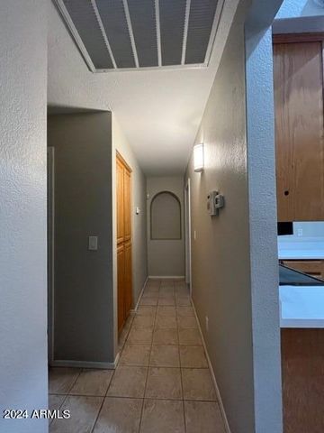 6320 W PARADISE Lane, Glendale, AZ 85306
