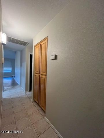 6320 W PARADISE Lane, Glendale, AZ 85306