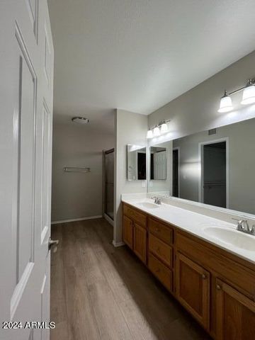 6320 W PARADISE Lane, Glendale, AZ 85306