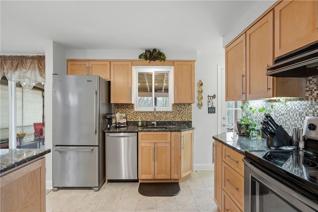 3289 Fawnway Dr, Murrysville, PA 15668