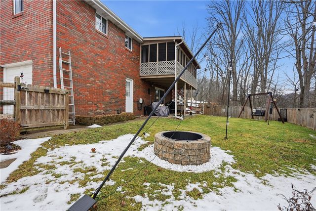 3289 Fawnway Dr, Murrysville, PA 15668